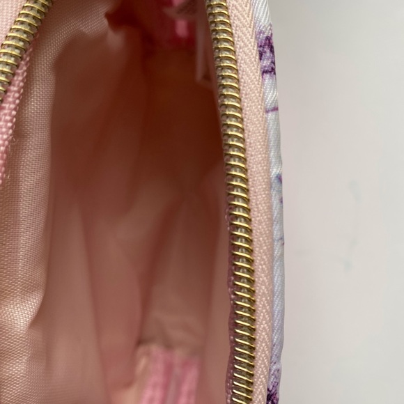 Adrienne Vittadini Studio makeup bag - Picture 3 of 4